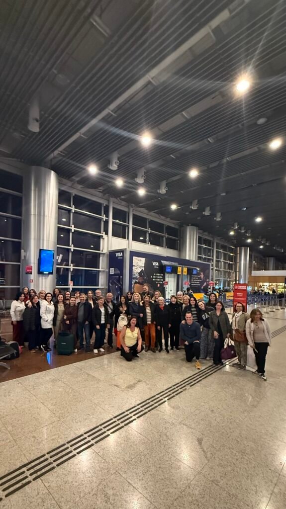 Viagem em grupo vale a pena? Entenda quando esse formato faz sentido